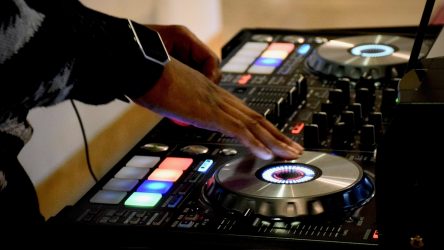 Quatre visages célèbres qui sont aussi DJ